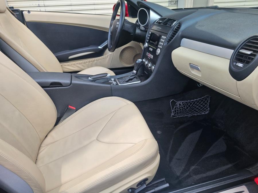 2007 Mercedes-Benz SLK-Class 2dr Roadster 3.5L, available for sale in Wantagh, New York | Alpine Motors Inc. Wantagh, New York 2007 Mercedes-Benz SLK-Class 2dr Roadster 3.5L, available for sale in Wantagh, New York | Alpine Motors Inc. Wantagh, New York