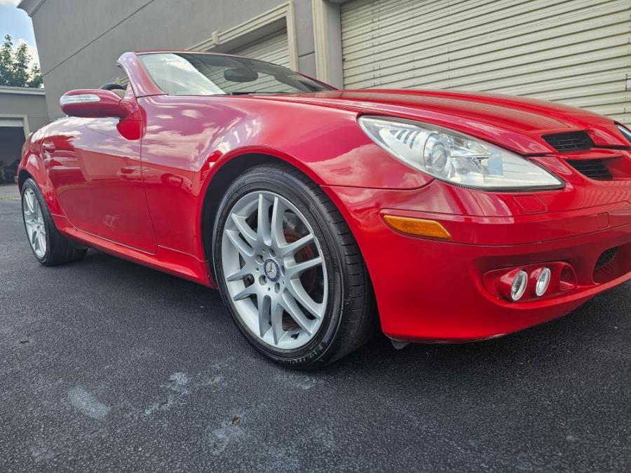 2007 Mercedes-Benz SLK-Class 2dr Roadster 3.5L, available for sale in Wantagh, New York | Alpine Motors Inc. Wantagh, New York 2007 Mercedes-Benz SLK-Class 2dr Roadster 3.5L, available for sale in Wantagh, New York | Alpine Motors Inc. Wantagh, New York
