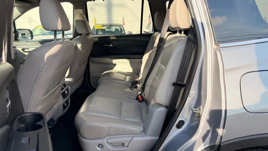 2019 Honda Pilot EX-L Sport Utility 4D, available for sale in Linden, New Jersey | Route 27 Auto Mall. Linden, New Jersey 2019 Honda Pilot EX-L Sport Utility 4D, available for sale in Linden, New Jersey | Route 27 Auto Mall. Linden, New Jersey