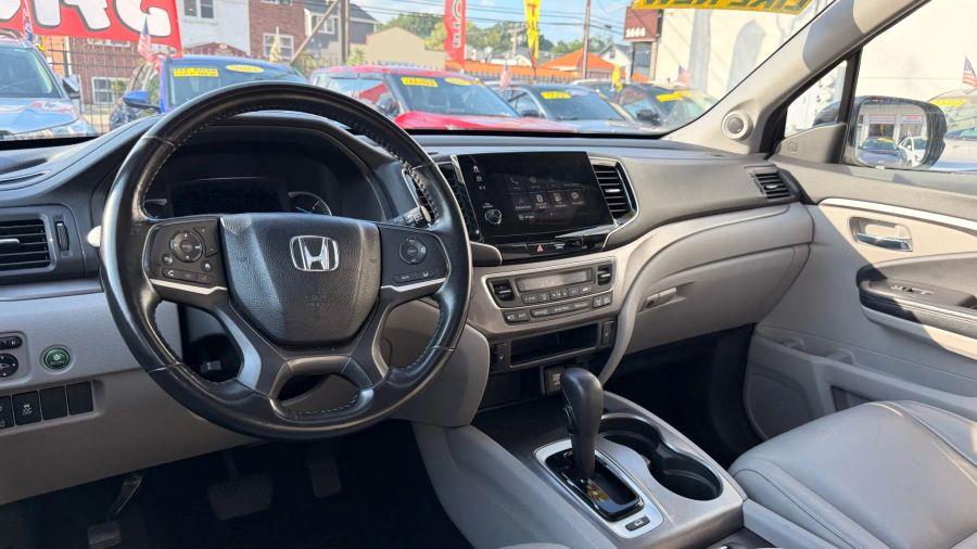 2019 Honda Pilot EX-L Sport Utility 4D, available for sale in Linden, New Jersey | Route 27 Auto Mall. Linden, New Jersey 2019 Honda Pilot EX-L Sport Utility 4D, available for sale in Linden, New Jersey | Route 27 Auto Mall. Linden, New Jersey