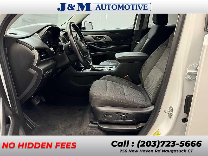 2018 Chevrolet Traverse LT Cloth, available for sale in Naugatuck, Connecticut | J&M Automotive Sls&Svc LLC. Naugatuck, Connecticut 2018 Chevrolet Traverse LT Cloth, available for sale in Naugatuck, Connecticut | J&M Automotive Sls&Svc LLC. Naugatuck, Connecticut