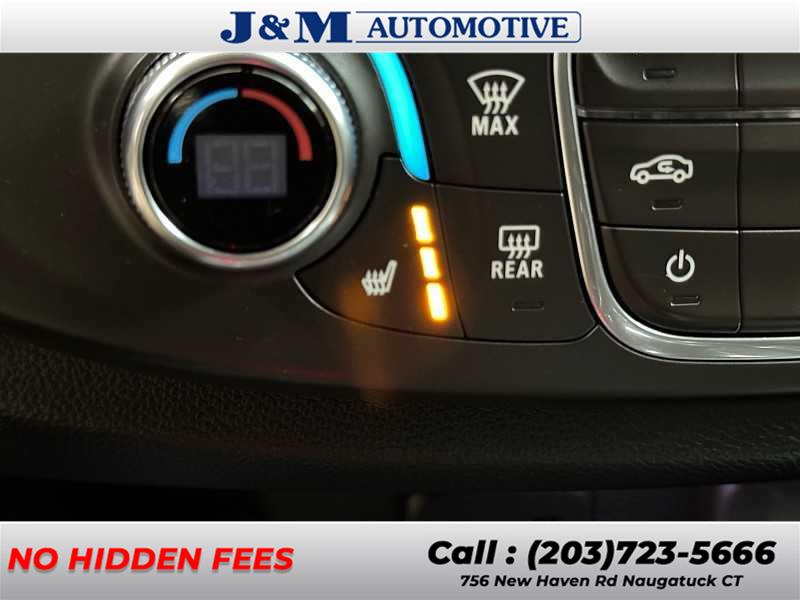 2018 Chevrolet Traverse LT Cloth, available for sale in Naugatuck, Connecticut | J&M Automotive Sls&Svc LLC. Naugatuck, Connecticut 2018 Chevrolet Traverse LT Cloth, available for sale in Naugatuck, Connecticut | J&M Automotive Sls&Svc LLC. Naugatuck, Connecticut