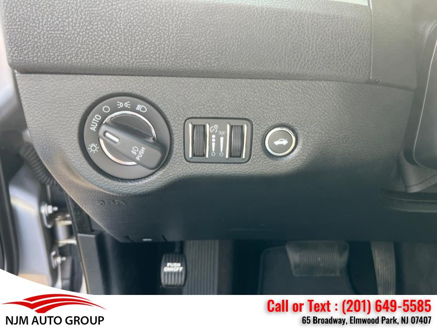2016 Chrysler 300 4dr Sdn Limited AWD, available for sale in Elmwood Park, New Jersey | NJM Auto Group. Elmwood Park, New Jersey 2016 Chrysler 300 4dr Sdn Limited AWD, available for sale in Elmwood Park, New Jersey | NJM Auto Group. Elmwood Park, New Jersey