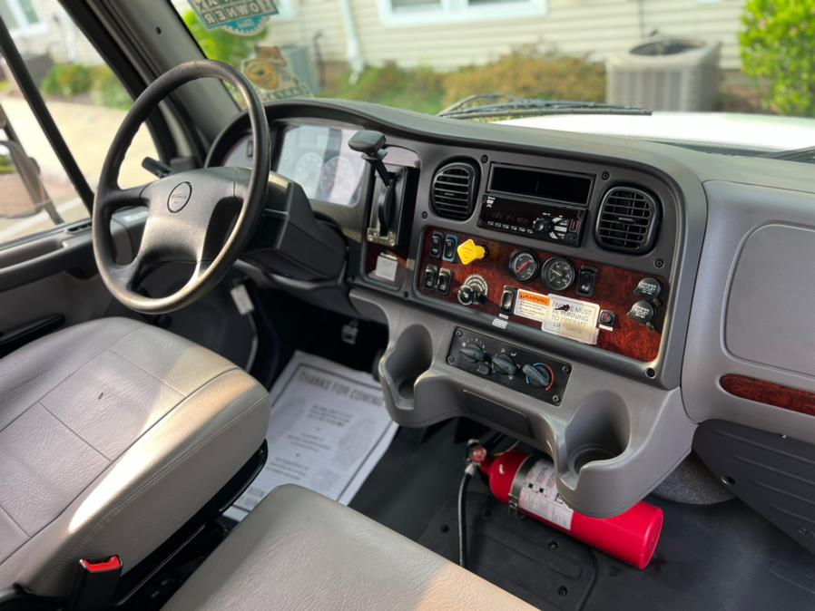 2018 Freightliner M2 106 26 FT BOX ALUMINUM LIFT-GATE, available for sale in Paterson, New Jersey | Speedway Commercial Motors LLC. Paterson, New Jersey 2018 Freightliner M2 106 26 FT BOX ALUMINUM LIFT-GATE, available for sale in Paterson, New Jersey | Speedway Commercial Motors LLC. Paterson, New Jersey