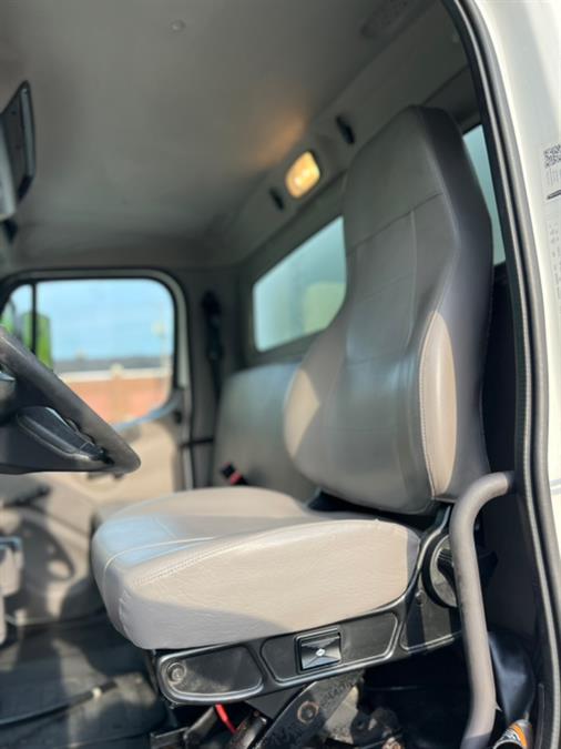 2018 Freightliner M2 106 26 FT BOX ALUMINUM LIFT-GATE, available for sale in Paterson, New Jersey | Speedway Commercial Motors LLC. Paterson, New Jersey 2018 Freightliner M2 106 26 FT BOX ALUMINUM LIFT-GATE, available for sale in Paterson, New Jersey | Speedway Commercial Motors LLC. Paterson, New Jersey