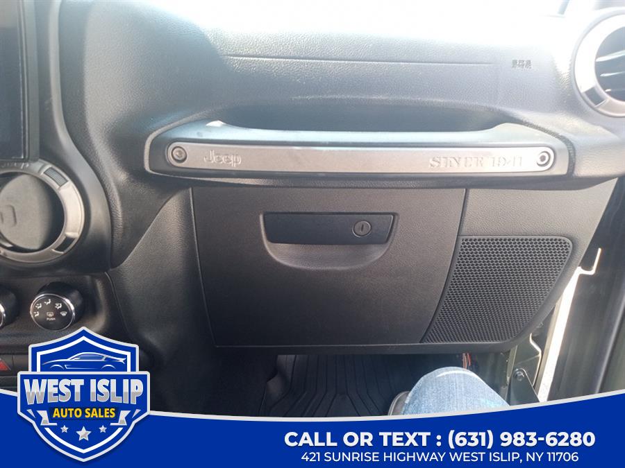 2015 Jeep Wrangler Unlimited 4WD 4dr Willys Wheeler, available for sale in West Islip, New York | West Islip Auto Sales. West Islip, New York 2015 Jeep Wrangler Unlimited 4WD 4dr Willys Wheeler, available for sale in West Islip, New York | West Islip Auto Sales. West Islip, New York