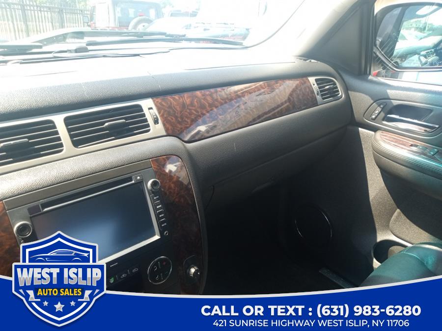 2009 GMC Sierra 1500 4WD Crew Cab 143.5" Denali, available for sale in West Islip, New York | West Islip Auto Sales. West Islip, New York 2009 GMC Sierra 1500 4WD Crew Cab 143.5" Denali, available for sale in West Islip, New York | West Islip Auto Sales. West Islip, New York