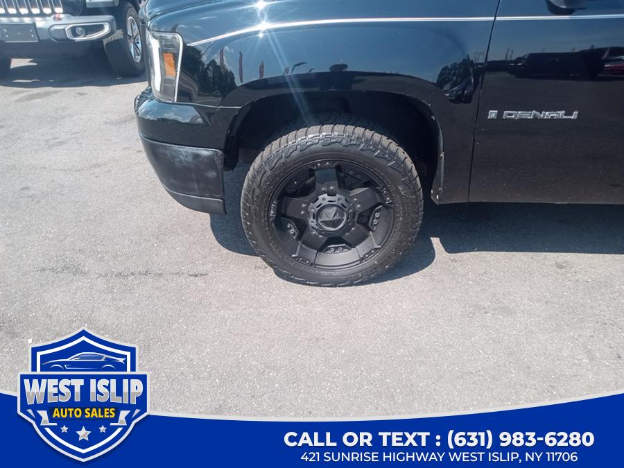 2009 GMC Sierra 1500 4WD Crew Cab 143.5" Denali, available for sale in West Islip, New York | West Islip Auto Sales. West Islip, New York 2009 GMC Sierra 1500 4WD Crew Cab 143.5" Denali, available for sale in West Islip, New York | West Islip Auto Sales. West Islip, New York