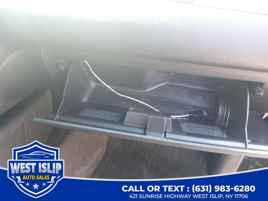 2009 GMC Sierra 1500 4WD Crew Cab 143.5" Denali, available for sale in West Islip, New York | West Islip Auto Sales. West Islip, New York 2009 GMC Sierra 1500 4WD Crew Cab 143.5" Denali, available for sale in West Islip, New York | West Islip Auto Sales. West Islip, New York
