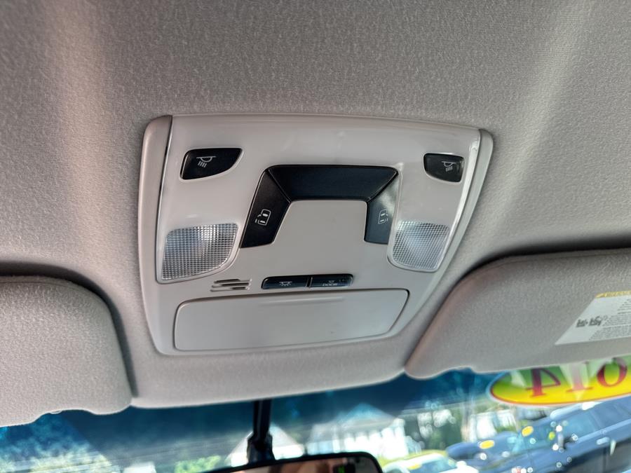 2014 Toyota Sienna 5dr 8-Pass Van V6 LE FWD, available for sale in Waterbury, Connecticut | National Auto Brokers, Inc.. Waterbury, Connecticut 2014 Toyota Sienna 5dr 8-Pass Van V6 LE FWD, available for sale in Waterbury, Connecticut | National Auto Brokers, Inc.. Waterbury, Connecticut
