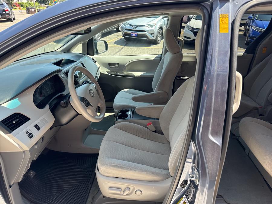 2014 Toyota Sienna 5dr 8-Pass Van V6 LE FWD, available for sale in Waterbury, Connecticut | National Auto Brokers, Inc.. Waterbury, Connecticut 2014 Toyota Sienna 5dr 8-Pass Van V6 LE FWD, available for sale in Waterbury, Connecticut | National Auto Brokers, Inc.. Waterbury, Connecticut