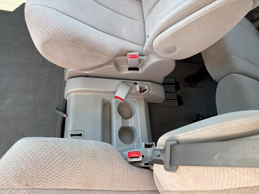 2014 Toyota Sienna 5dr 8-Pass Van V6 LE FWD, available for sale in Waterbury, Connecticut | National Auto Brokers, Inc.. Waterbury, Connecticut 2014 Toyota Sienna 5dr 8-Pass Van V6 LE FWD, available for sale in Waterbury, Connecticut | National Auto Brokers, Inc.. Waterbury, Connecticut