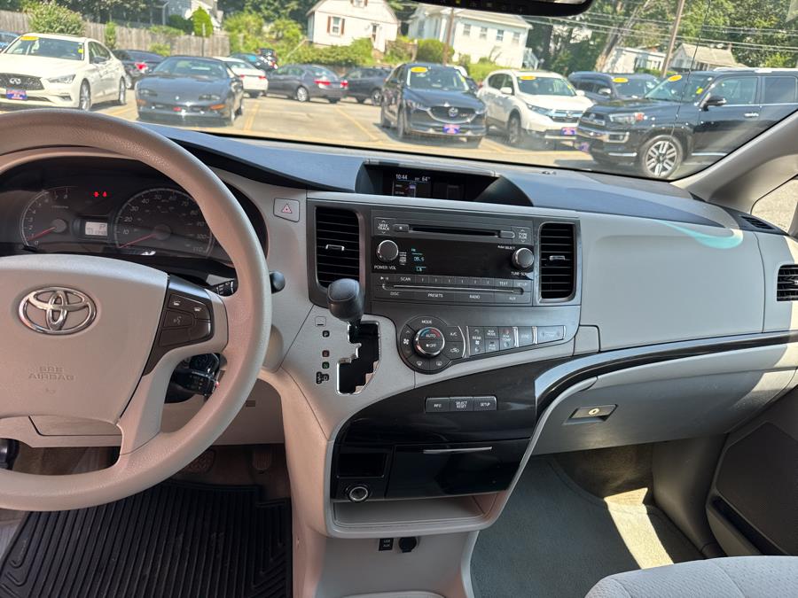 2014 Toyota Sienna 5dr 8-Pass Van V6 LE FWD, available for sale in Waterbury, Connecticut | National Auto Brokers, Inc.. Waterbury, Connecticut 2014 Toyota Sienna 5dr 8-Pass Van V6 LE FWD, available for sale in Waterbury, Connecticut | National Auto Brokers, Inc.. Waterbury, Connecticut