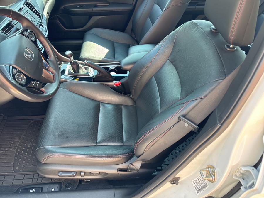 2017 Honda Accord Sedan Sport SE Manual, available for sale in Waterbury, Connecticut | National Auto Brokers, Inc.. Waterbury, Connecticut 2017 Honda Accord Sedan Sport SE Manual, available for sale in Waterbury, Connecticut | National Auto Brokers, Inc.. Waterbury, Connecticut