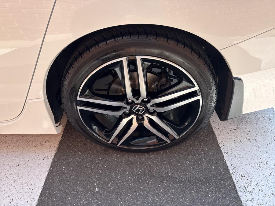 2017 Honda Accord Sedan Sport SE Manual, available for sale in Waterbury, Connecticut | National Auto Brokers, Inc.. Waterbury, Connecticut 2017 Honda Accord Sedan Sport SE Manual, available for sale in Waterbury, Connecticut | National Auto Brokers, Inc.. Waterbury, Connecticut