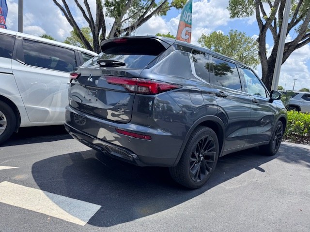 2024 Mitsubishi Outlander SE Black Edition w/Pano Roof FWD, available for sale in Woodside, New York | Drive Central. Woodside, New York 2024 Mitsubishi Outlander SE Black Edition w/Pano Roof FWD, available for sale in Woodside, New York | Drive Central. Woodside, New York