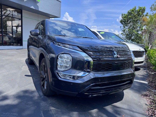 2024 Mitsubishi Outlander SE Black Edition w/Pano Roof FWD, available for sale in Woodside, New York | Drive Central. Woodside, New York 2024 Mitsubishi Outlander SE Black Edition w/Pano Roof FWD, available for sale in Woodside, New York | Drive Central. Woodside, New York