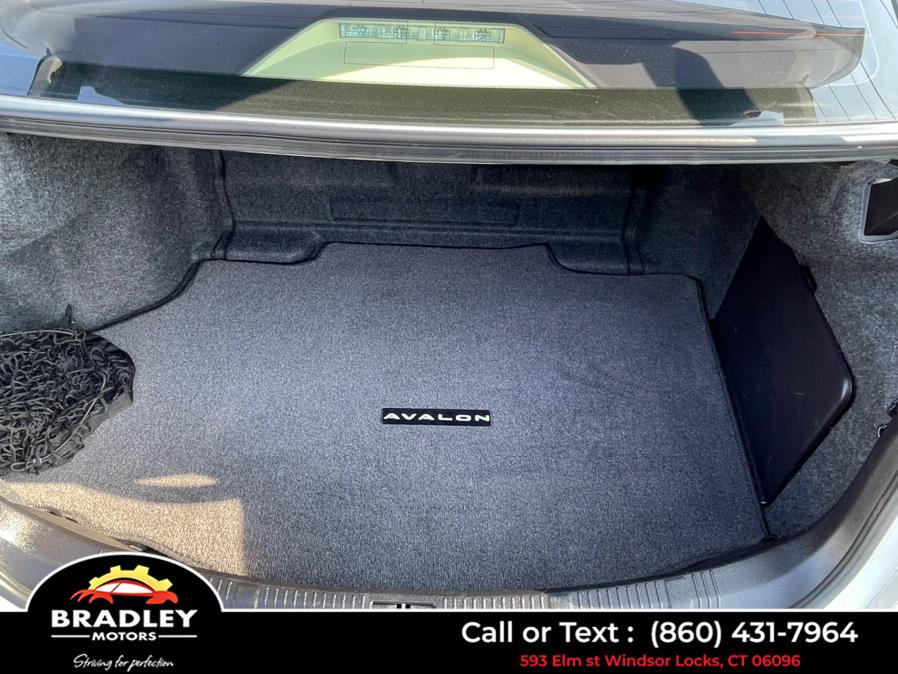 2013 Toyota Avalon Hybrid *Limited Edition*, available for sale in Windsor Locks, Connecticut | Bradley Motors Inc. Windsor Locks, Connecticut 2013 Toyota Avalon Hybrid *Limited Edition*, available for sale in Windsor Locks, Connecticut | Bradley Motors Inc. Windsor Locks, Connecticut