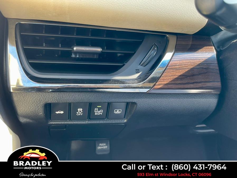 2013 Toyota Avalon Hybrid *Limited Edition*, available for sale in Windsor Locks, Connecticut | Bradley Motors Inc. Windsor Locks, Connecticut 2013 Toyota Avalon Hybrid *Limited Edition*, available for sale in Windsor Locks, Connecticut | Bradley Motors Inc. Windsor Locks, Connecticut