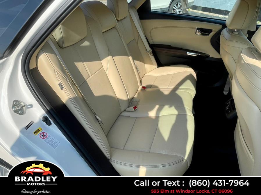 2013 Toyota Avalon Hybrid *Limited Edition*, available for sale in Windsor Locks, Connecticut | Bradley Motors Inc. Windsor Locks, Connecticut 2013 Toyota Avalon Hybrid *Limited Edition*, available for sale in Windsor Locks, Connecticut | Bradley Motors Inc. Windsor Locks, Connecticut