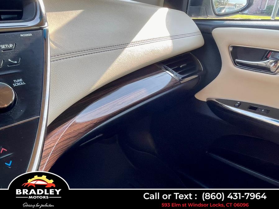 2013 Toyota Avalon Hybrid *Limited Edition*, available for sale in Windsor Locks, Connecticut | Bradley Motors Inc. Windsor Locks, Connecticut 2013 Toyota Avalon Hybrid *Limited Edition*, available for sale in Windsor Locks, Connecticut | Bradley Motors Inc. Windsor Locks, Connecticut