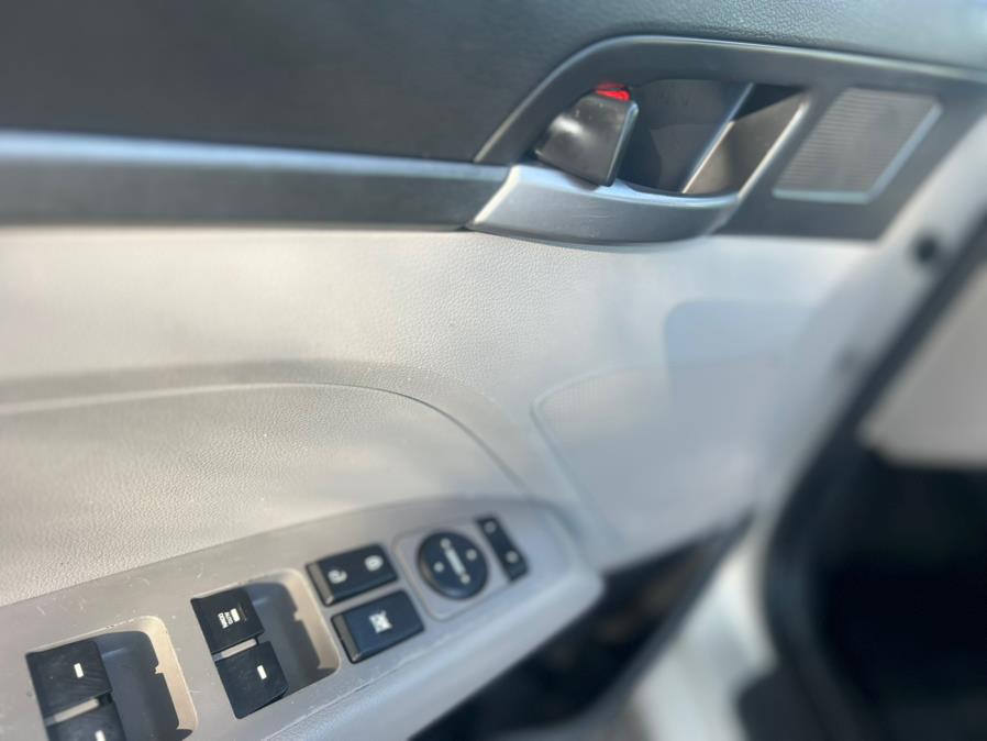 2017 Hyundai Elantra SE 2.0L Auto PZEV (Ulsan) *Ltd Avail*, available for sale in Hialeah, Florida | The Palm Motors LLC. Hialeah, Florida 2017 Hyundai Elantra SE 2.0L Auto PZEV (Ulsan) *Ltd Avail*, available for sale in Hialeah, Florida | The Palm Motors LLC. Hialeah, Florida