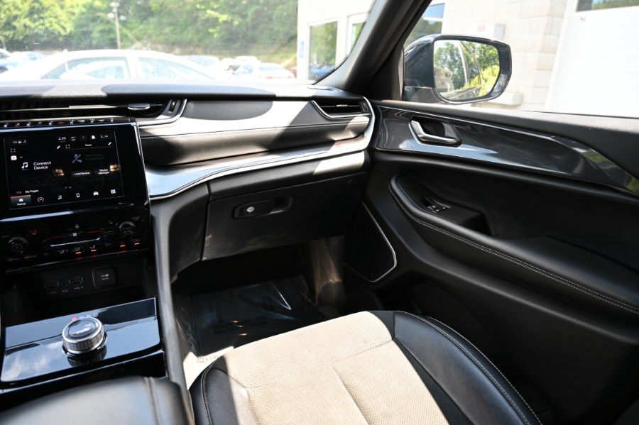2021 Jeep Grand Cherokee L Altitude 4x4, available for sale in Waterbury, Connecticut | Highline Car Connection. Waterbury, Connecticut 2021 Jeep Grand Cherokee L Altitude 4x4, available for sale in Waterbury, Connecticut | Highline Car Connection. Waterbury, Connecticut