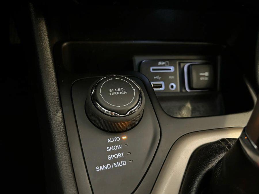 2016 Jeep Cherokee Limited Sport Utility 4D, available for sale in Santa Ana, California | K&T Motor LLC. Santa Ana, California 2016 Jeep Cherokee Limited Sport Utility 4D, available for sale in Santa Ana, California | K&T Motor LLC. Santa Ana, California