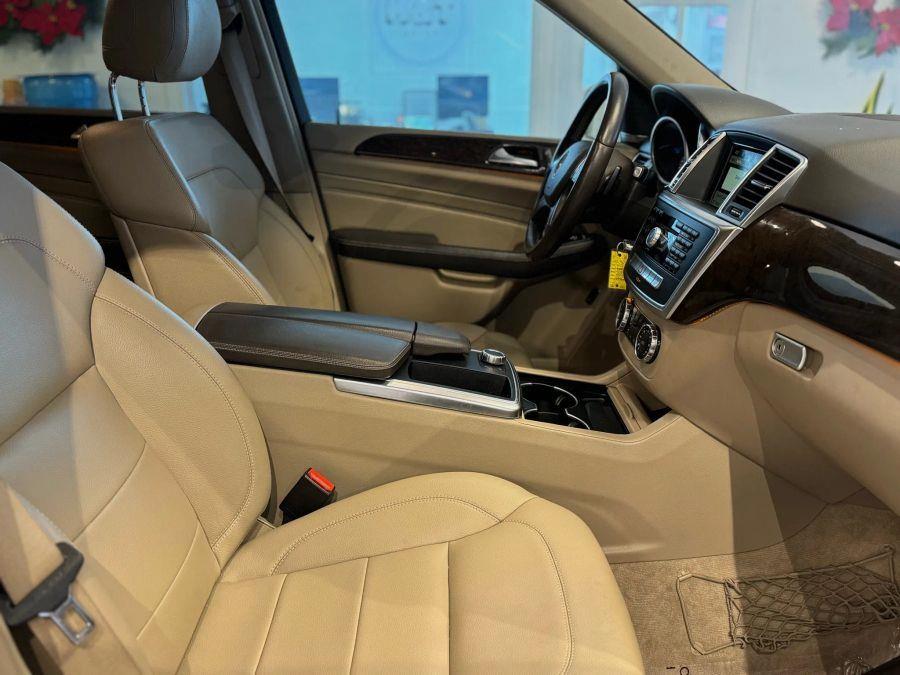 2012 Mercedes-benz M-class ML 350 4MATIC Sport Utility 4D, available for sale in Santa Ana, California | K&T Motor LLC. Santa Ana, California 2012 Mercedes-benz M-class ML 350 4MATIC Sport Utility 4D, available for sale in Santa Ana, California | K&T Motor LLC. Santa Ana, California
