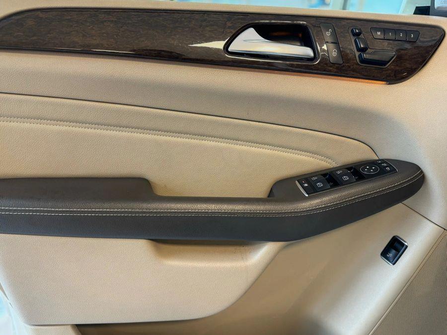 2012 Mercedes-benz M-class ML 350 4MATIC Sport Utility 4D, available for sale in Santa Ana, California | K&T Motor LLC. Santa Ana, California 2012 Mercedes-benz M-class ML 350 4MATIC Sport Utility 4D, available for sale in Santa Ana, California | K&T Motor LLC. Santa Ana, California