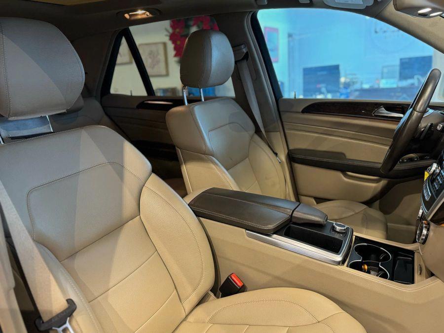 2012 Mercedes-benz M-class ML 350 4MATIC Sport Utility 4D, available for sale in Santa Ana, California | K&T Motor LLC. Santa Ana, California 2012 Mercedes-benz M-class ML 350 4MATIC Sport Utility 4D, available for sale in Santa Ana, California | K&T Motor LLC. Santa Ana, California