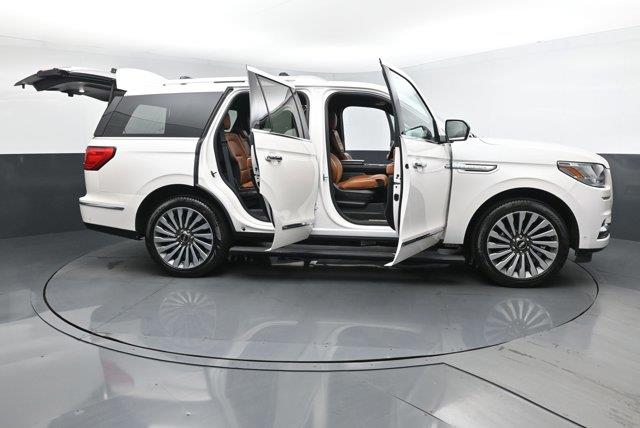 2019 Lincoln Navigator Reserve, available for sale in Woodside, New York | Drive Central. Woodside, New York 2019 Lincoln Navigator Reserve, available for sale in Woodside, New York | Drive Central. Woodside, New York