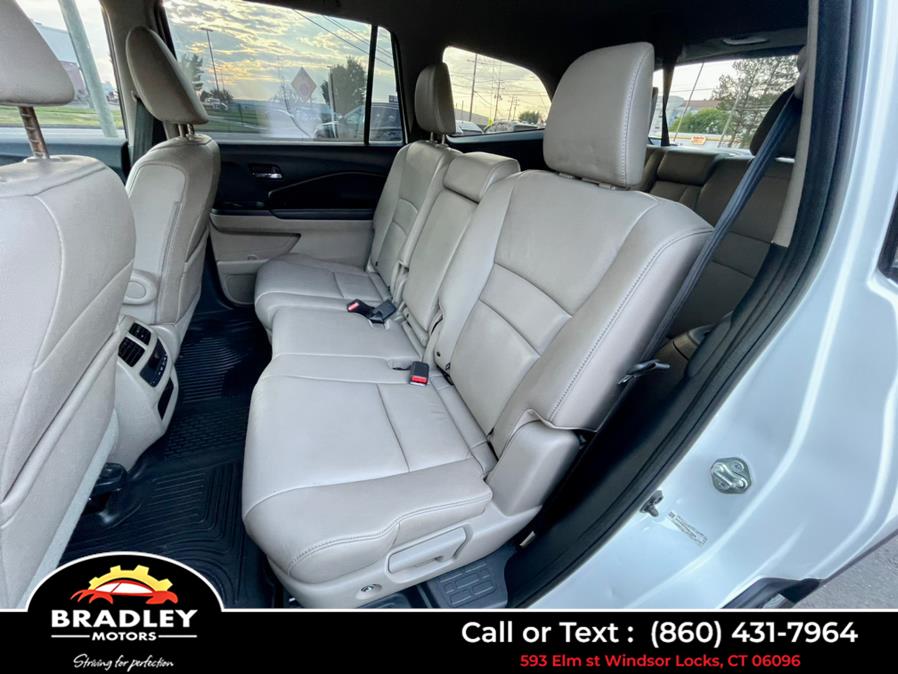 2016 Honda Pilot EX-L w/Navi, available for sale in Windsor Locks, Connecticut | Bradley Motors Inc. Windsor Locks, Connecticut 2016 Honda Pilot EX-L w/Navi, available for sale in Windsor Locks, Connecticut | Bradley Motors Inc. Windsor Locks, Connecticut