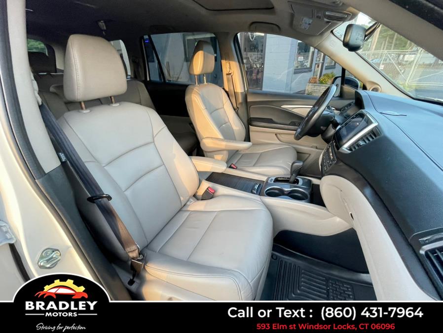 2016 Honda Pilot EX-L w/Navi, available for sale in Windsor Locks, Connecticut | Bradley Motors Inc. Windsor Locks, Connecticut 2016 Honda Pilot EX-L w/Navi, available for sale in Windsor Locks, Connecticut | Bradley Motors Inc. Windsor Locks, Connecticut