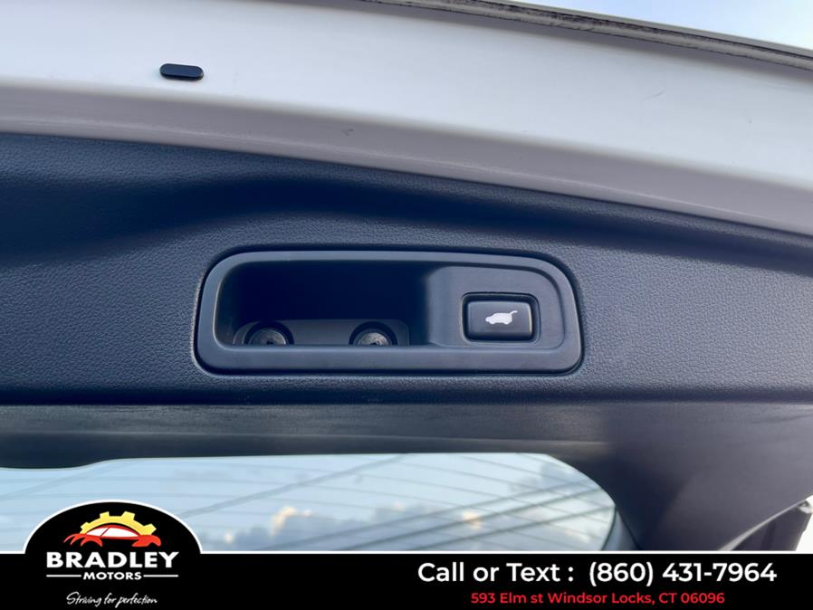2016 Honda Pilot EX-L w/Navi, available for sale in Windsor Locks, Connecticut | Bradley Motors Inc. Windsor Locks, Connecticut 2016 Honda Pilot EX-L w/Navi, available for sale in Windsor Locks, Connecticut | Bradley Motors Inc. Windsor Locks, Connecticut