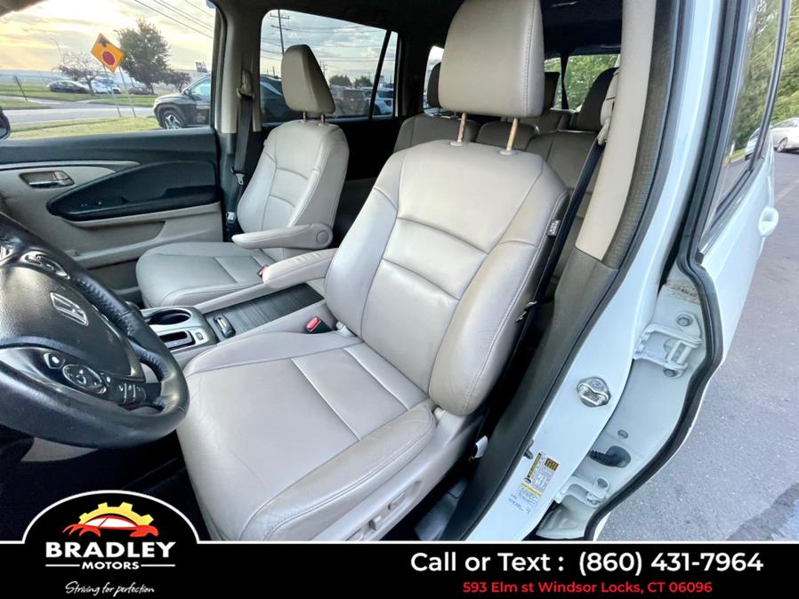 2016 Honda Pilot EX-L w/Navi, available for sale in Windsor Locks, Connecticut | Bradley Motors Inc. Windsor Locks, Connecticut 2016 Honda Pilot EX-L w/Navi, available for sale in Windsor Locks, Connecticut | Bradley Motors Inc. Windsor Locks, Connecticut
