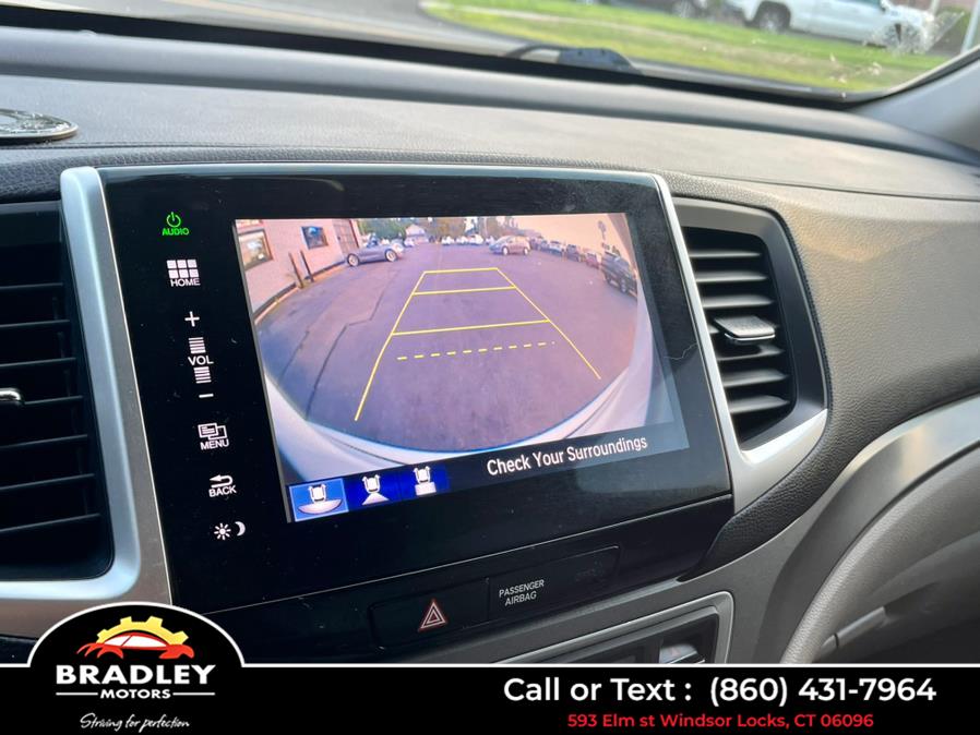 2016 Honda Pilot EX-L w/Navi, available for sale in Windsor Locks, Connecticut | Bradley Motors Inc. Windsor Locks, Connecticut 2016 Honda Pilot EX-L w/Navi, available for sale in Windsor Locks, Connecticut | Bradley Motors Inc. Windsor Locks, Connecticut