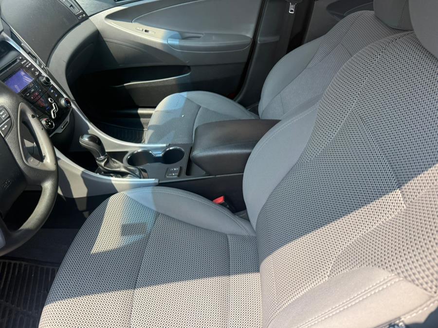 2013 Hyundai Sonata SE, available for sale in Bridgeport, Connecticut | CT Auto. Bridgeport, Connecticut 2013 Hyundai Sonata SE, available for sale in Bridgeport, Connecticut | CT Auto. Bridgeport, Connecticut