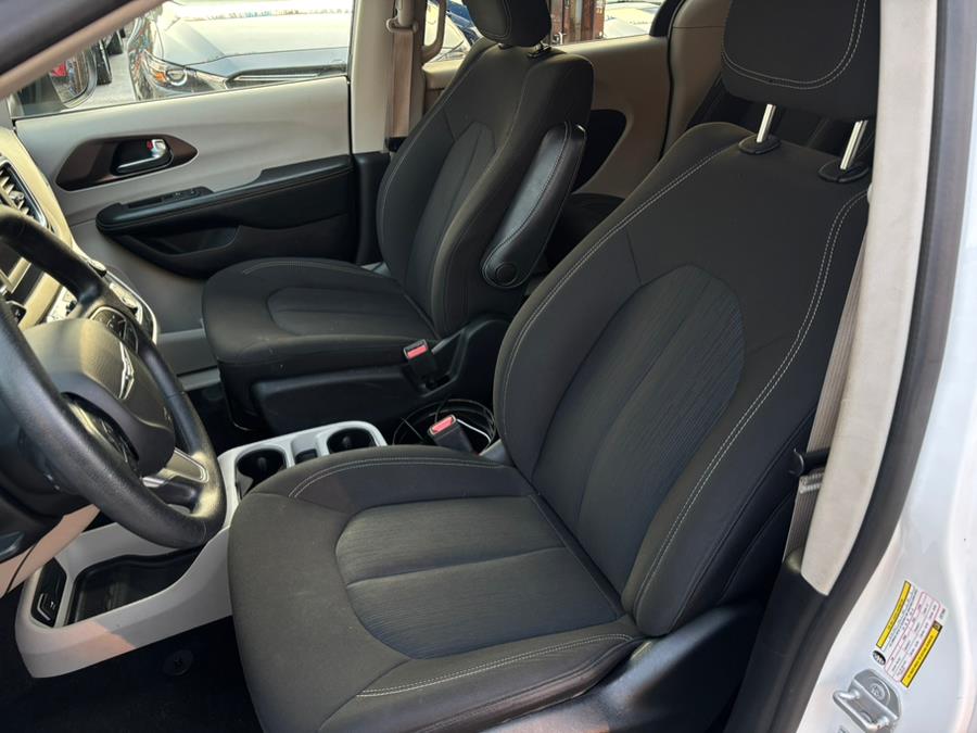 2020 Chrysler Voyager LX FWD, available for sale in Brooklyn, New York | Carsbuck Inc.. Brooklyn, New York 2020 Chrysler Voyager LX FWD, available for sale in Brooklyn, New York | Carsbuck Inc.. Brooklyn, New York
