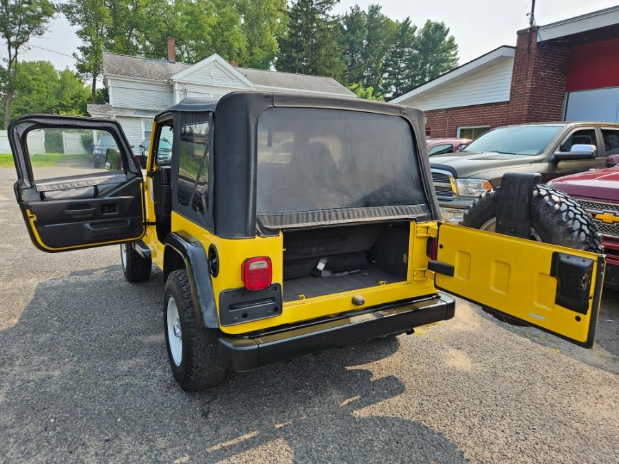 2002 Jeep Wrangler 2dr X 4WD~4.0 Straight Six, available for sale in East Windsor, Connecticut | Toro Auto. East Windsor, Connecticut 2002 Jeep Wrangler 2dr X 4WD~4.0 Straight Six, available for sale in East Windsor, Connecticut | Toro Auto. East Windsor, Connecticut