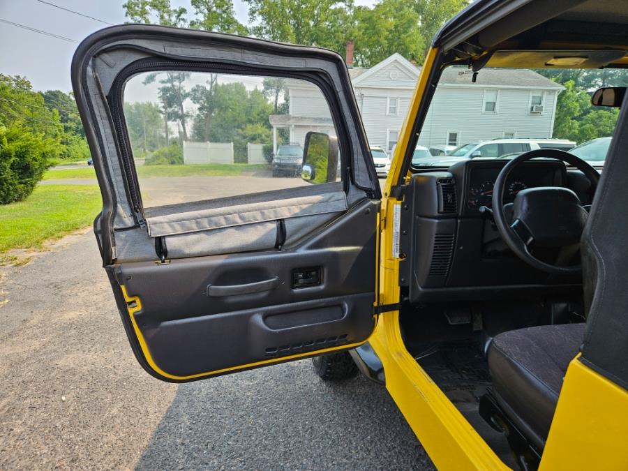 2002 Jeep Wrangler 2dr X 4WD~4.0 Straight Six, available for sale in East Windsor, Connecticut | Toro Auto. East Windsor, Connecticut 2002 Jeep Wrangler 2dr X 4WD~4.0 Straight Six, available for sale in East Windsor, Connecticut | Toro Auto. East Windsor, Connecticut