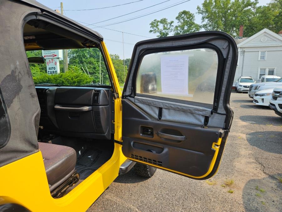 2002 Jeep Wrangler 2dr X 4WD~4.0 Straight Six, available for sale in East Windsor, Connecticut | Toro Auto. East Windsor, Connecticut 2002 Jeep Wrangler 2dr X 4WD~4.0 Straight Six, available for sale in East Windsor, Connecticut | Toro Auto. East Windsor, Connecticut