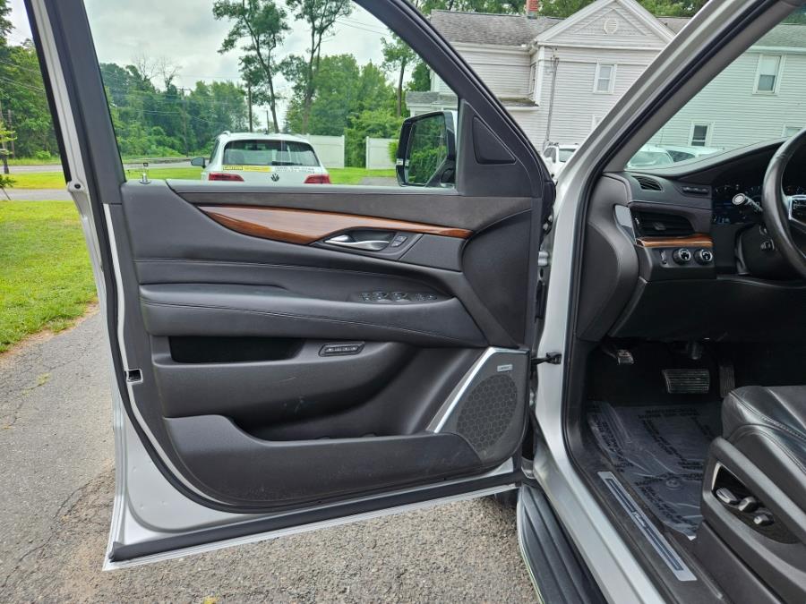 2017 Cadillac Escalade ESV 4WD 4dr Luxury, available for sale in East Windsor, Connecticut | Toro Auto. East Windsor, Connecticut 2017 Cadillac Escalade ESV 4WD 4dr Luxury, available for sale in East Windsor, Connecticut | Toro Auto. East Windsor, Connecticut
