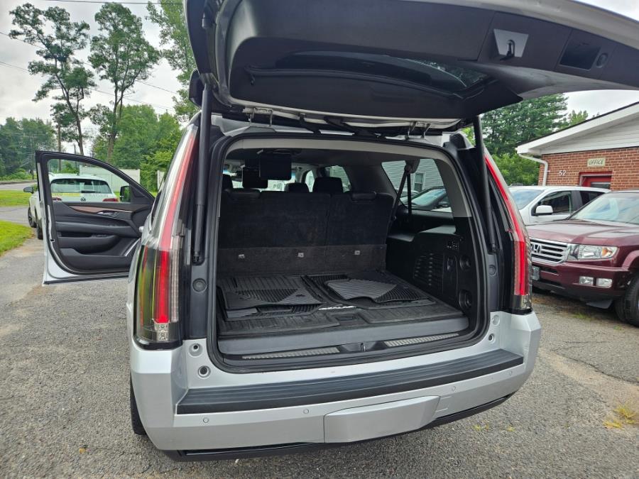 2017 Cadillac Escalade ESV 4WD 4dr Luxury, available for sale in East Windsor, Connecticut | Toro Auto. East Windsor, Connecticut 2017 Cadillac Escalade ESV 4WD 4dr Luxury, available for sale in East Windsor, Connecticut | Toro Auto. East Windsor, Connecticut