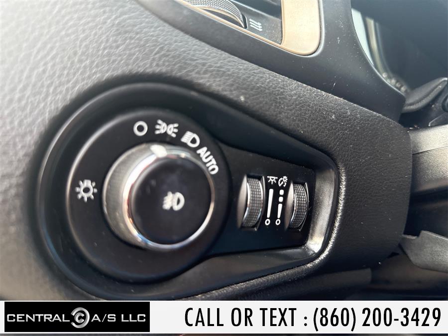 2016 Jeep Renegade 4WD 4dr Latitude, available for sale in East Windsor, Connecticut | Central A/S LLC. East Windsor, Connecticut 2016 Jeep Renegade 4WD 4dr Latitude, available for sale in East Windsor, Connecticut | Central A/S LLC. East Windsor, Connecticut
