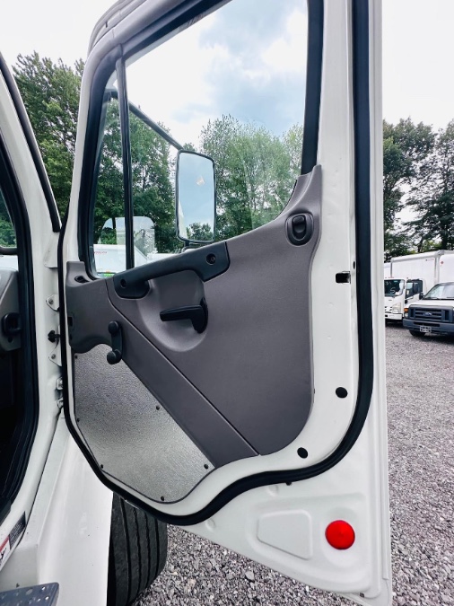 2016 FREIGHTLINER M2 26FT BOX TRUCK NO CDL LIFT GATE CUMMINS, available for sale in South Amboy, New Jersey | NJ Truck Spot. South Amboy, New Jersey 2016 FREIGHTLINER M2 26FT BOX TRUCK NO CDL LIFT GATE CUMMINS, available for sale in South Amboy, New Jersey | NJ Truck Spot. South Amboy, New Jersey
