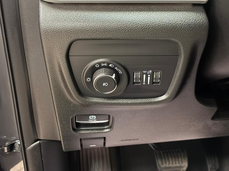2022 Jeep Grand Cherokee Limited 4x4, available for sale in Massapequa Park, New York | Power Motors East. Massapequa Park, New York 2022 Jeep Grand Cherokee Limited 4x4, available for sale in Massapequa Park, New York | Power Motors East. Massapequa Park, New York