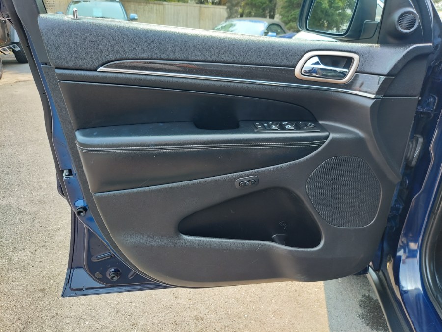 2015 Jeep Grand Cherokee 4WD 4dr Limited, available for sale in East Windsor, Connecticut | United Auto Sales of E Windsor, Inc. East Windsor, Connecticut 2015 Jeep Grand Cherokee 4WD 4dr Limited, available for sale in East Windsor, Connecticut | United Auto Sales of E Windsor, Inc. East Windsor, Connecticut