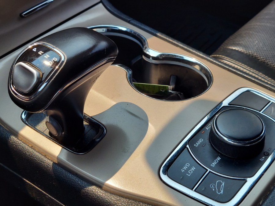 2015 Jeep Grand Cherokee 4WD 4dr Limited, available for sale in East Windsor, Connecticut | United Auto Sales of E Windsor, Inc. East Windsor, Connecticut 2015 Jeep Grand Cherokee 4WD 4dr Limited, available for sale in East Windsor, Connecticut | United Auto Sales of E Windsor, Inc. East Windsor, Connecticut