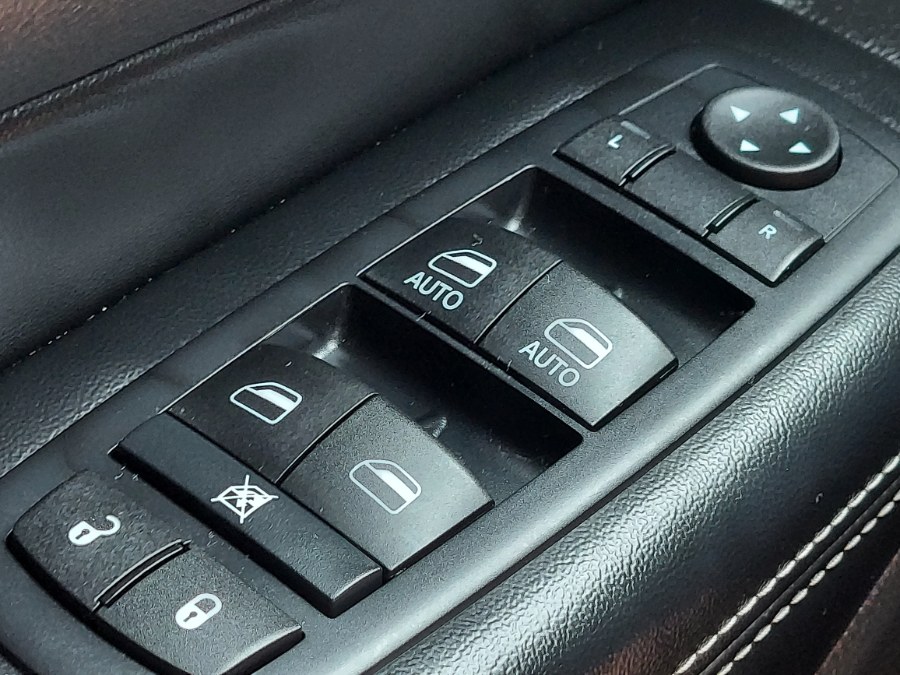 2015 Jeep Grand Cherokee 4WD 4dr Limited, available for sale in East Windsor, Connecticut | United Auto Sales of E Windsor, Inc. East Windsor, Connecticut 2015 Jeep Grand Cherokee 4WD 4dr Limited, available for sale in East Windsor, Connecticut | United Auto Sales of E Windsor, Inc. East Windsor, Connecticut